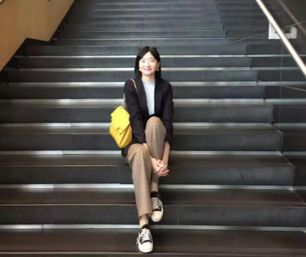 Una biblioteca de granito